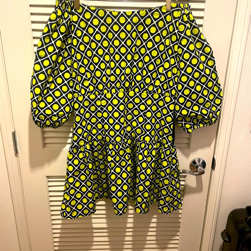 Guess puffy dress with mid- long sleeve in black and yellow neon color